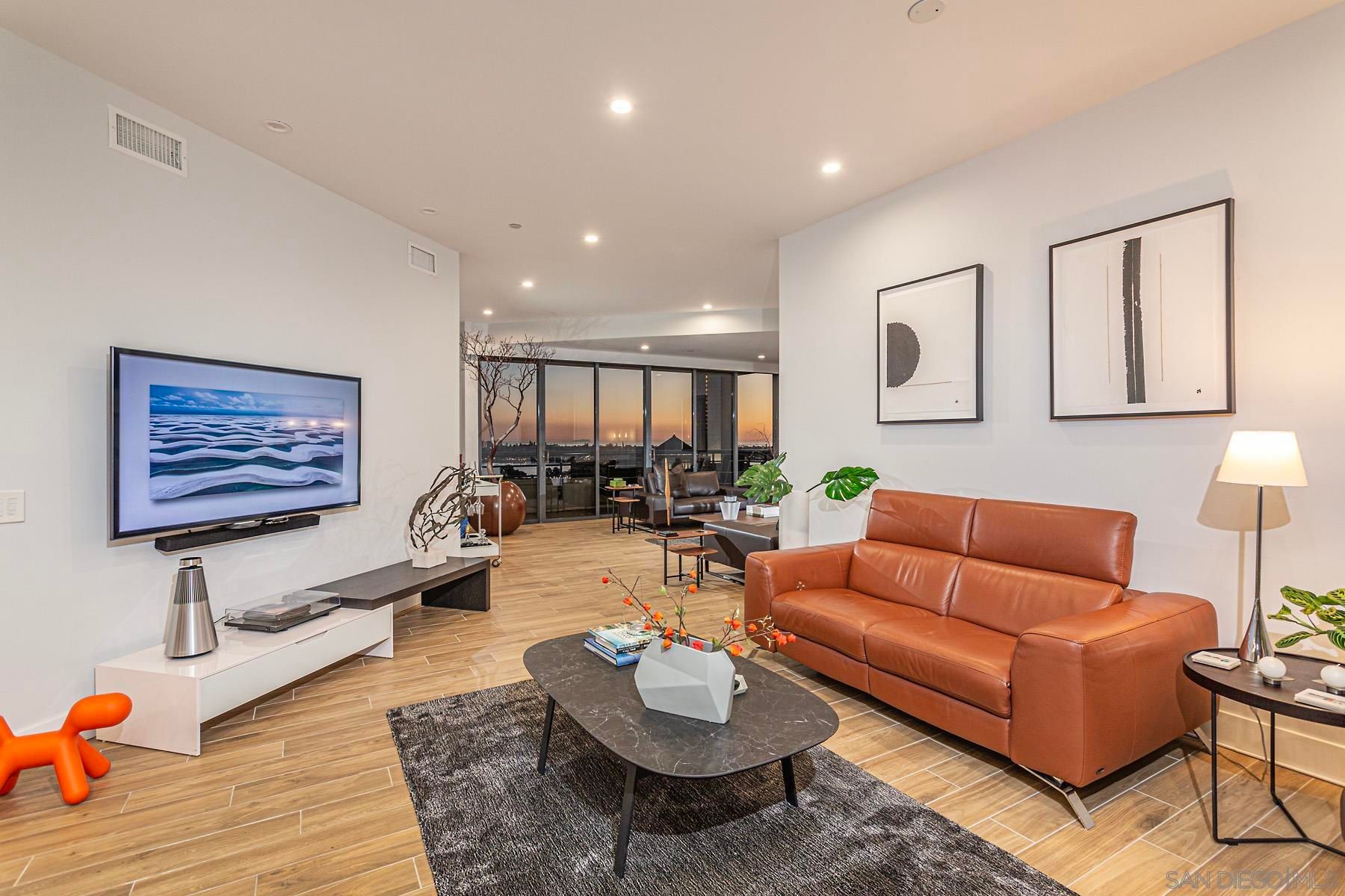 700 Front Street  1202