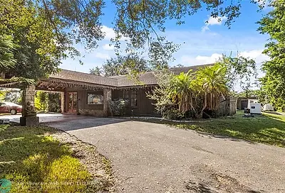 4941 Thoroughbred Ln Southwest Ranches FL 33330