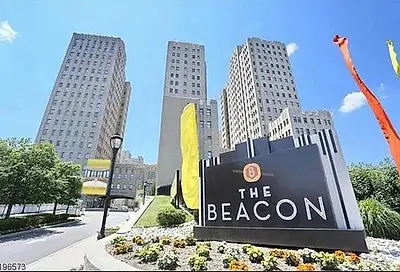 4 Beacon Way Jersey City NJ 07304-6102