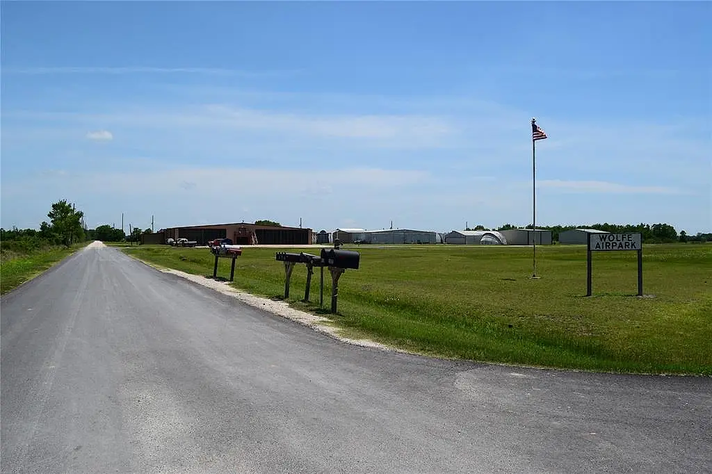 Lot #77 Wolfe Airpark