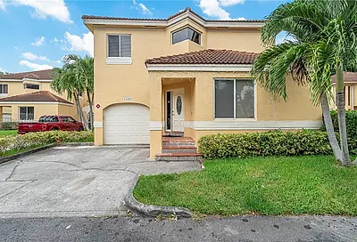11201 Lakeview Dr Coral Springs FL 33071
