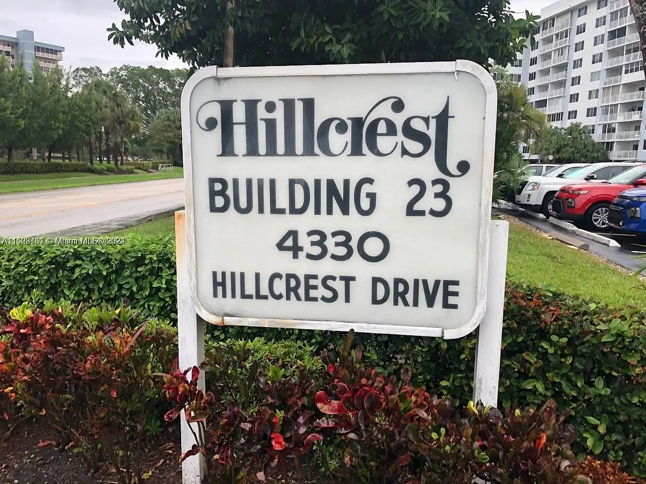 4330 Hillcrest Dr