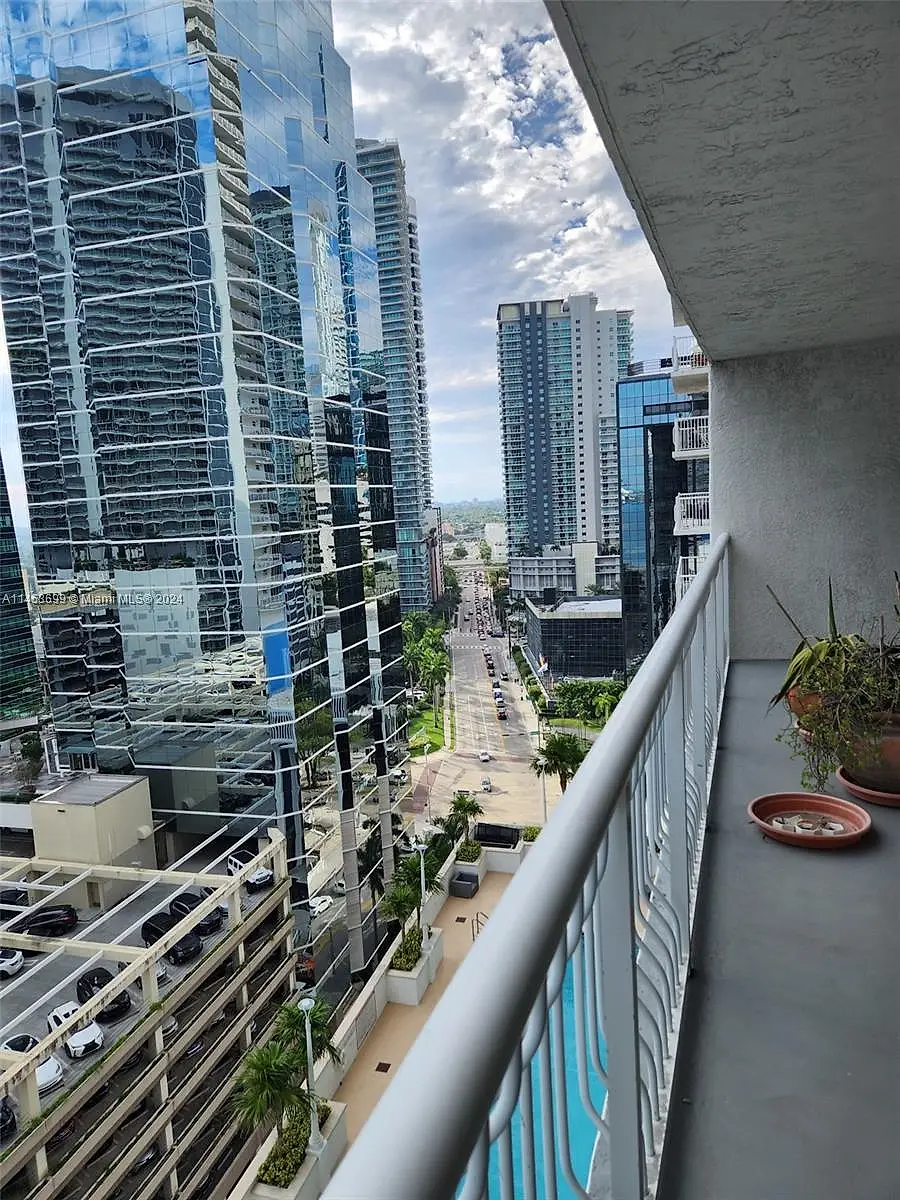 1200 Brickell Bay Dr