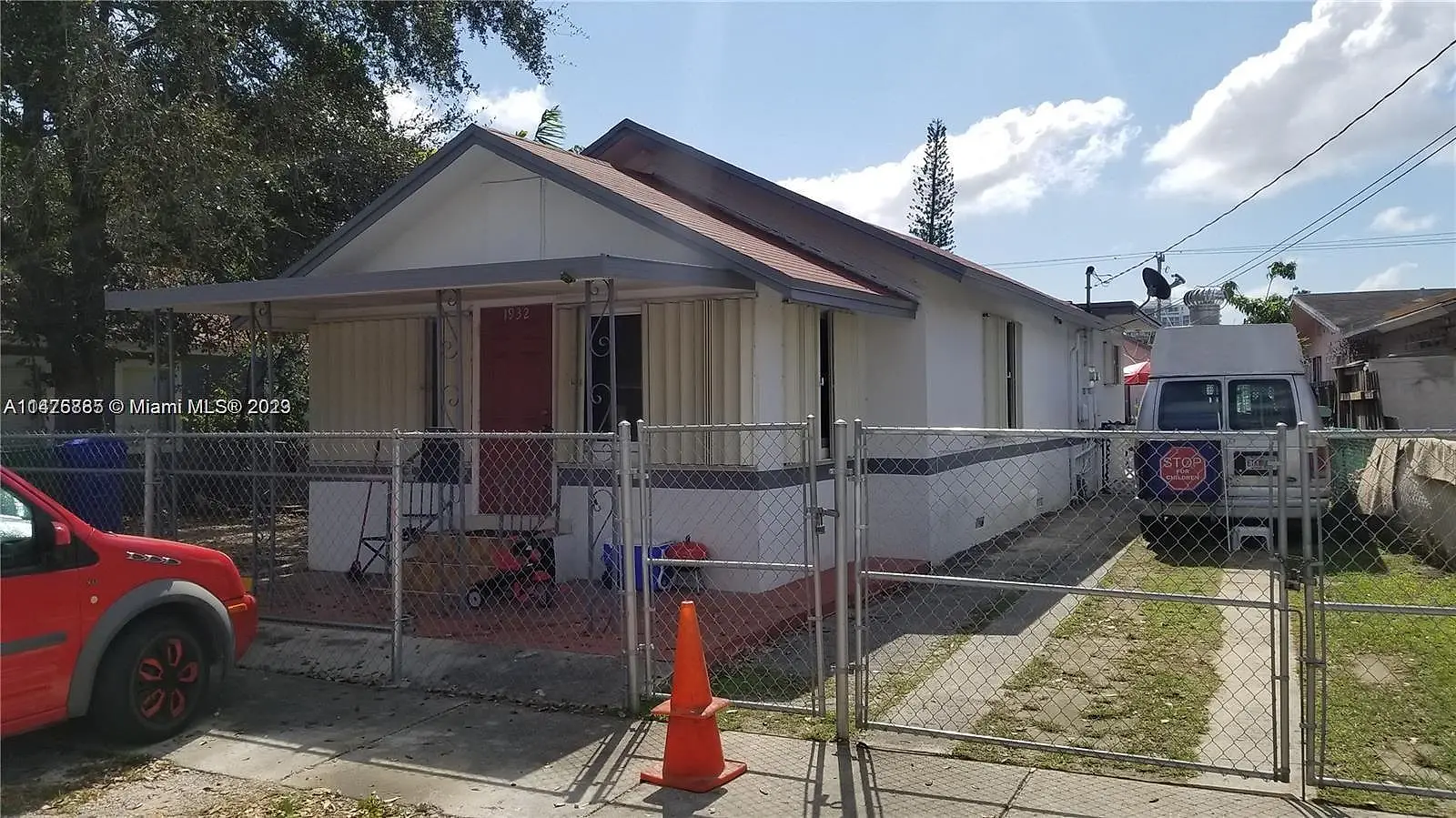 1932 NW 18th Ter