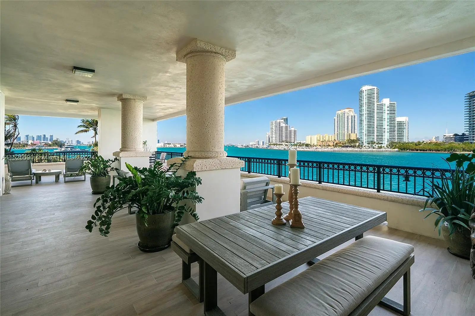 6823 Fisher Island Dr
