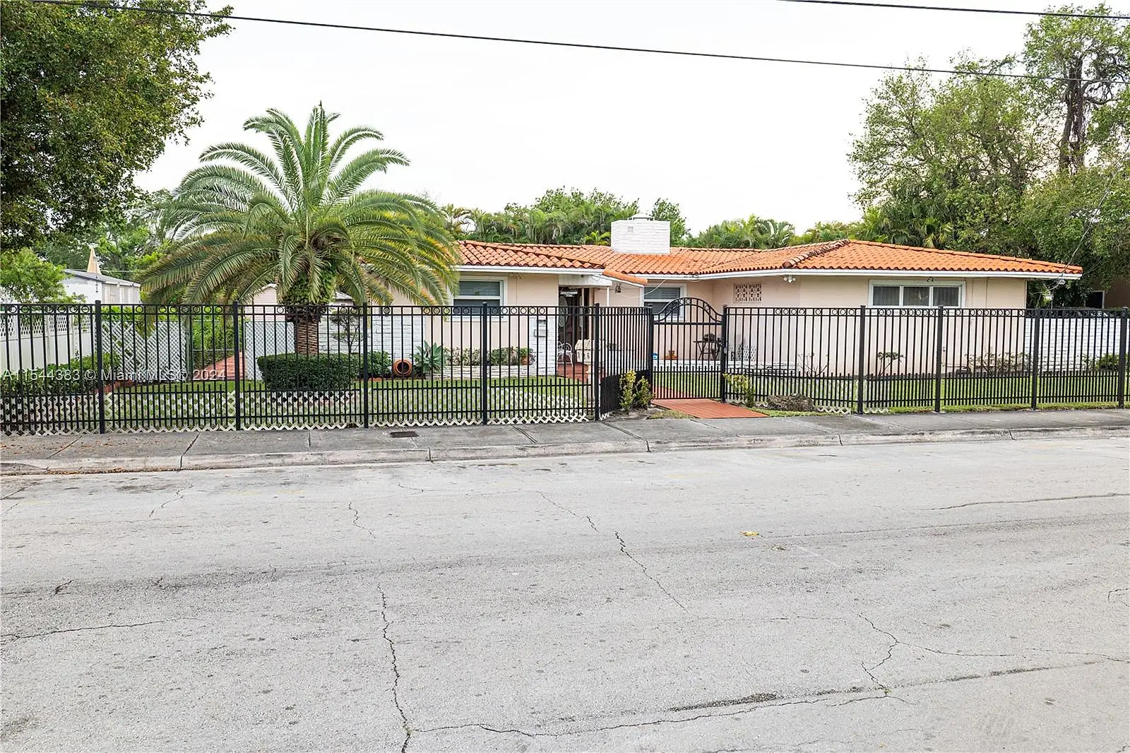 2260 NW 50th St