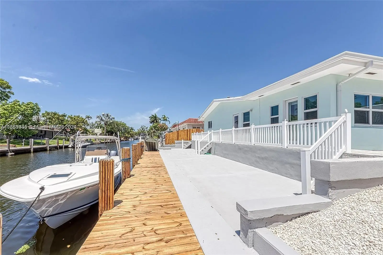 1411 NW 10th St - Dock