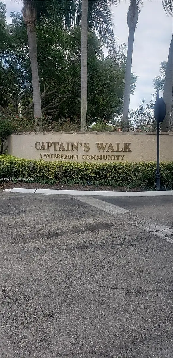 240 Captains Walk