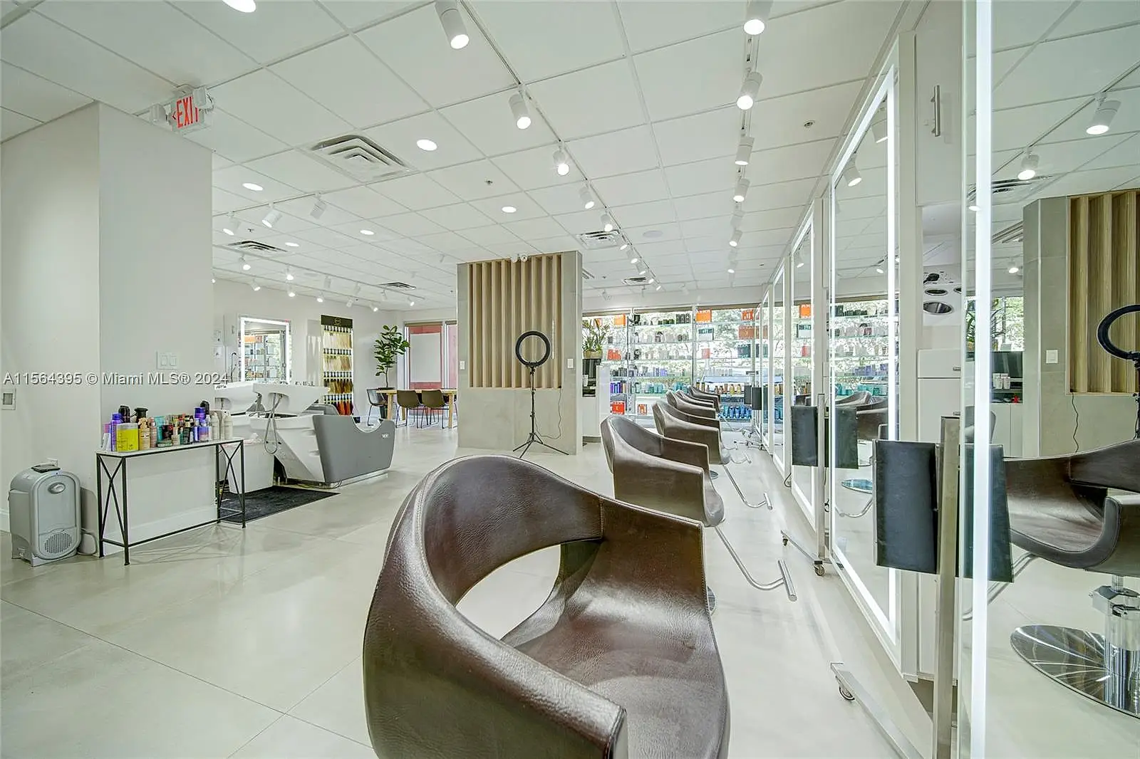 Beauty Salon For Sale In Hialeah With Real Estate Included