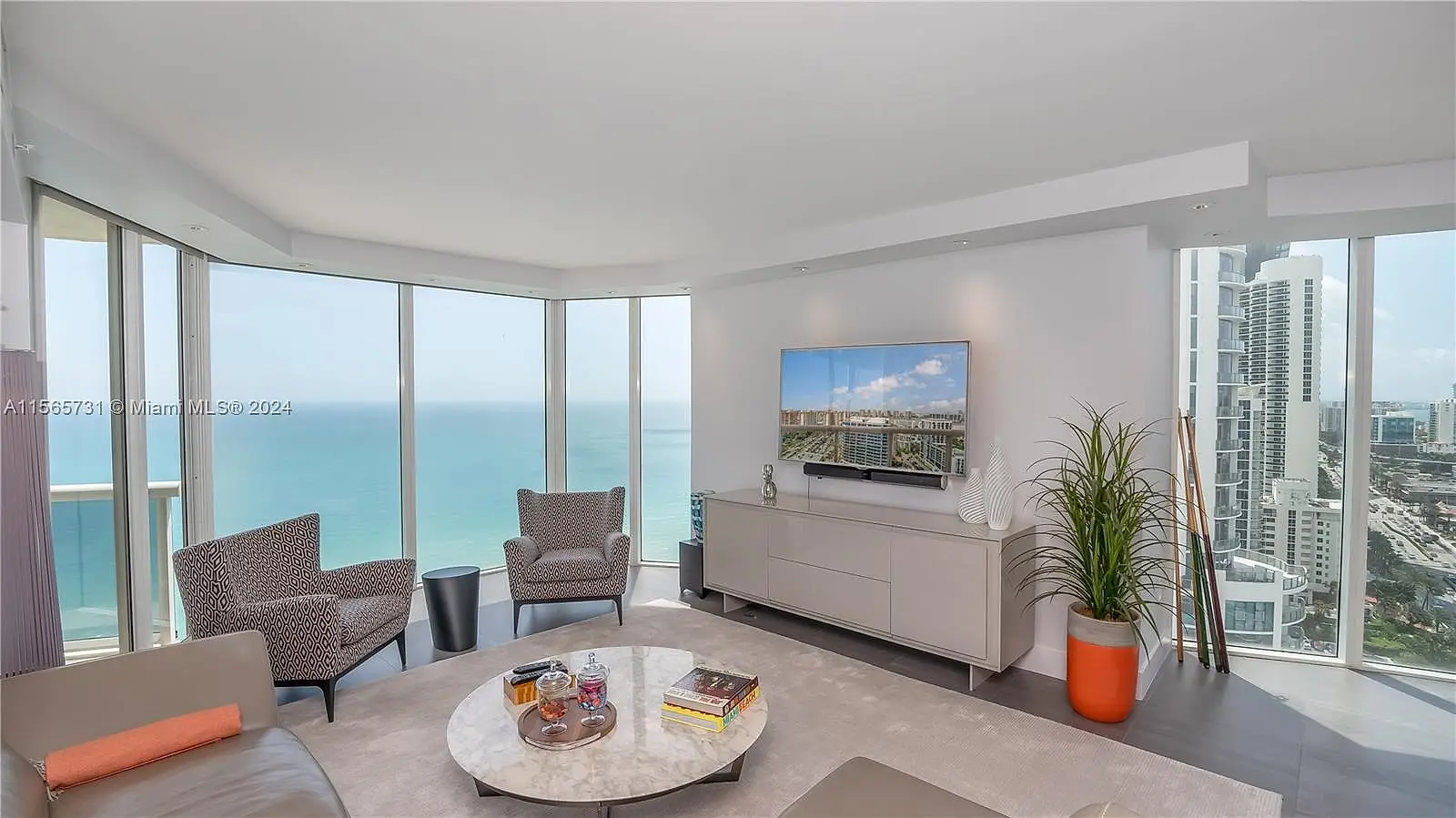 17555 Collins Ave (Avail 5/15-12/1)
