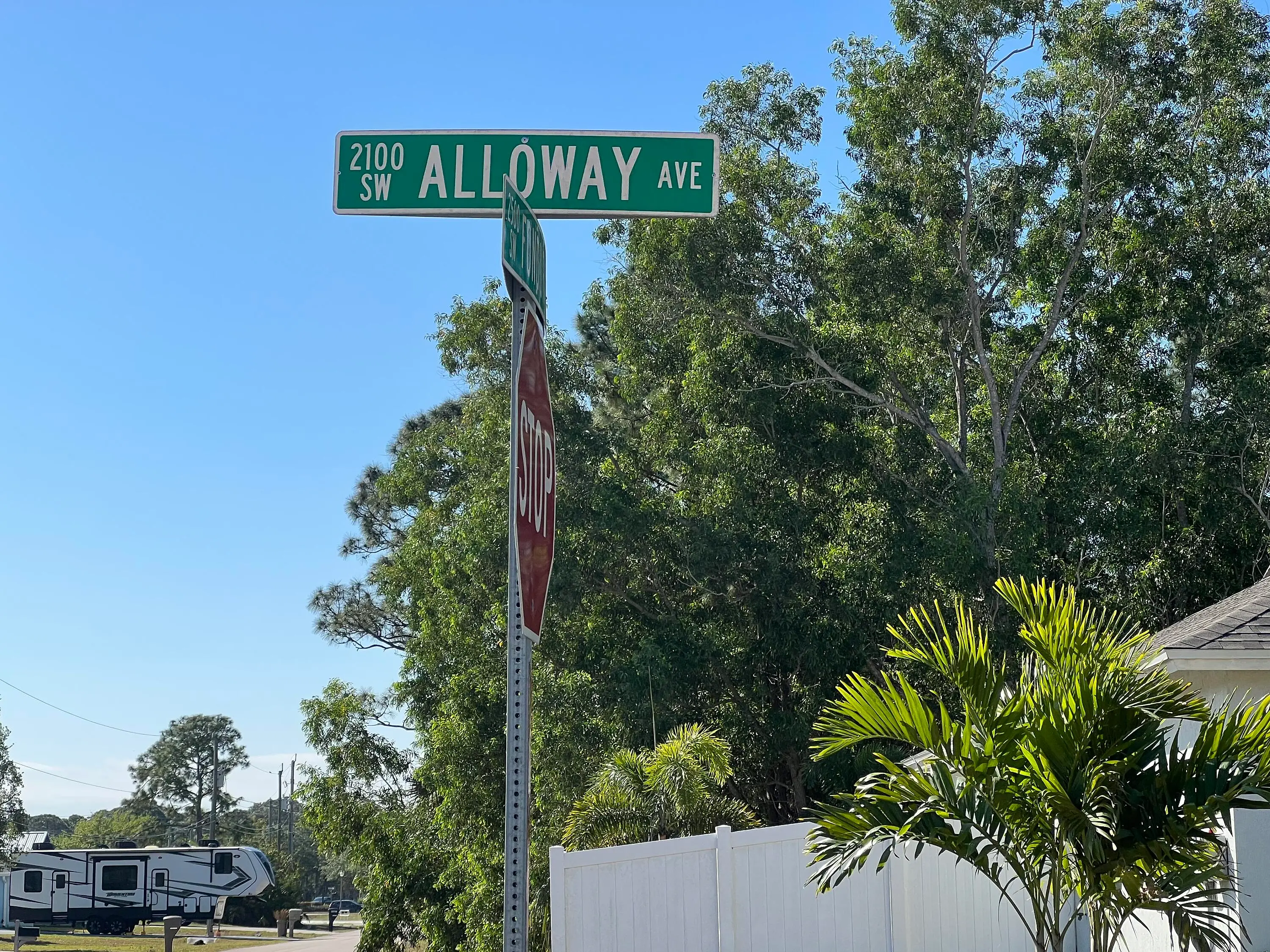 2118 SW Alloway Avenue