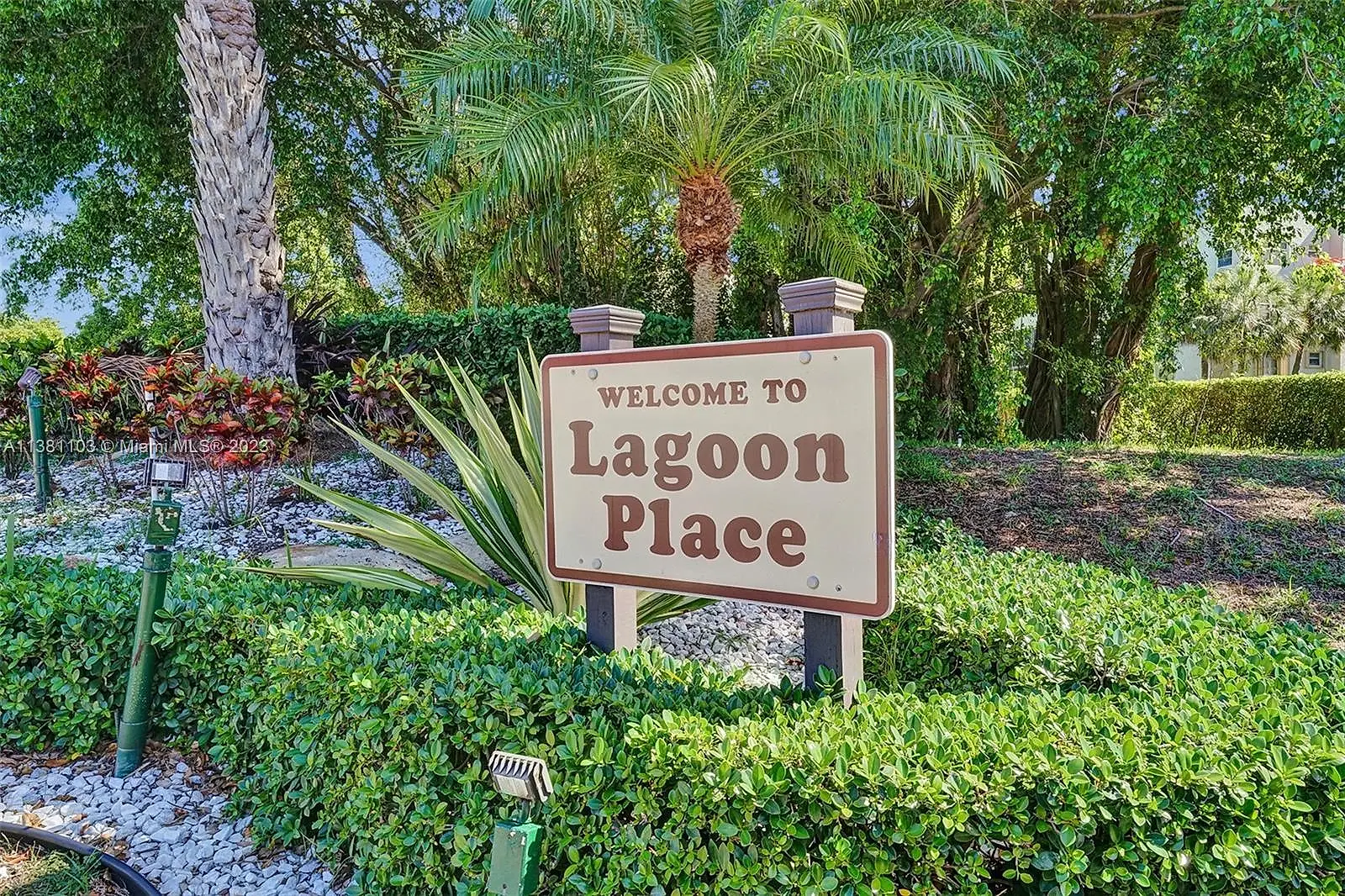 9235 Lagoon Place