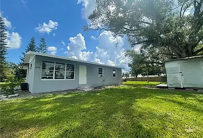 298 6th St Moore Haven FL 33471