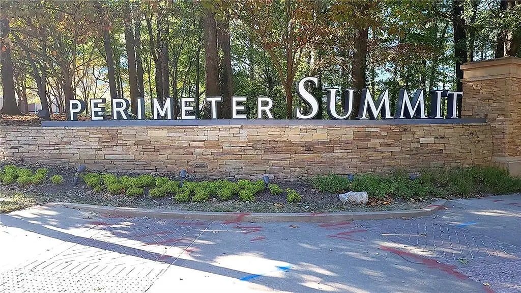 10 Perimeter Summit Boulevard