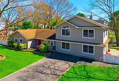 2 Concord Drive Holtsville NY 11742