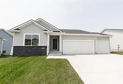 5524 Pine Valley Drive Pleasant Hill IA 50327