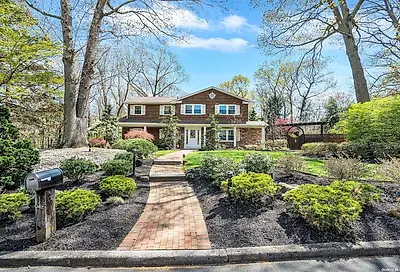 1 Country Squire Court Dix Hills NY 11746