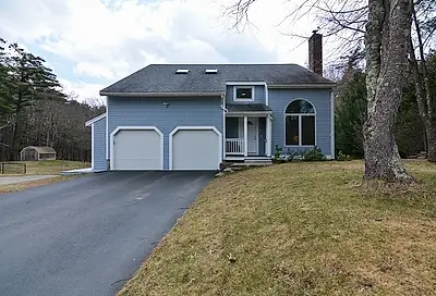 12 Woodside Dr Londonderry NH 03054