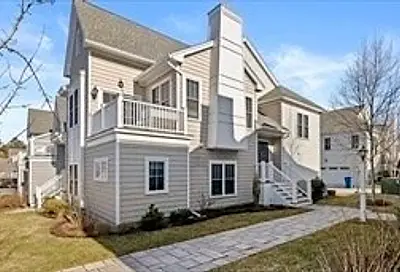 10 Clover Dr Plymouth MA 02360