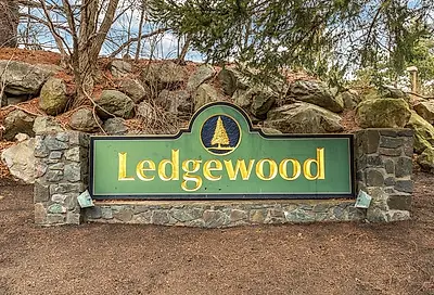5 Ledgewood Way Peabody MA 01960