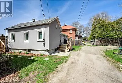 154 ALICE Street Guelph ON N1E3A1