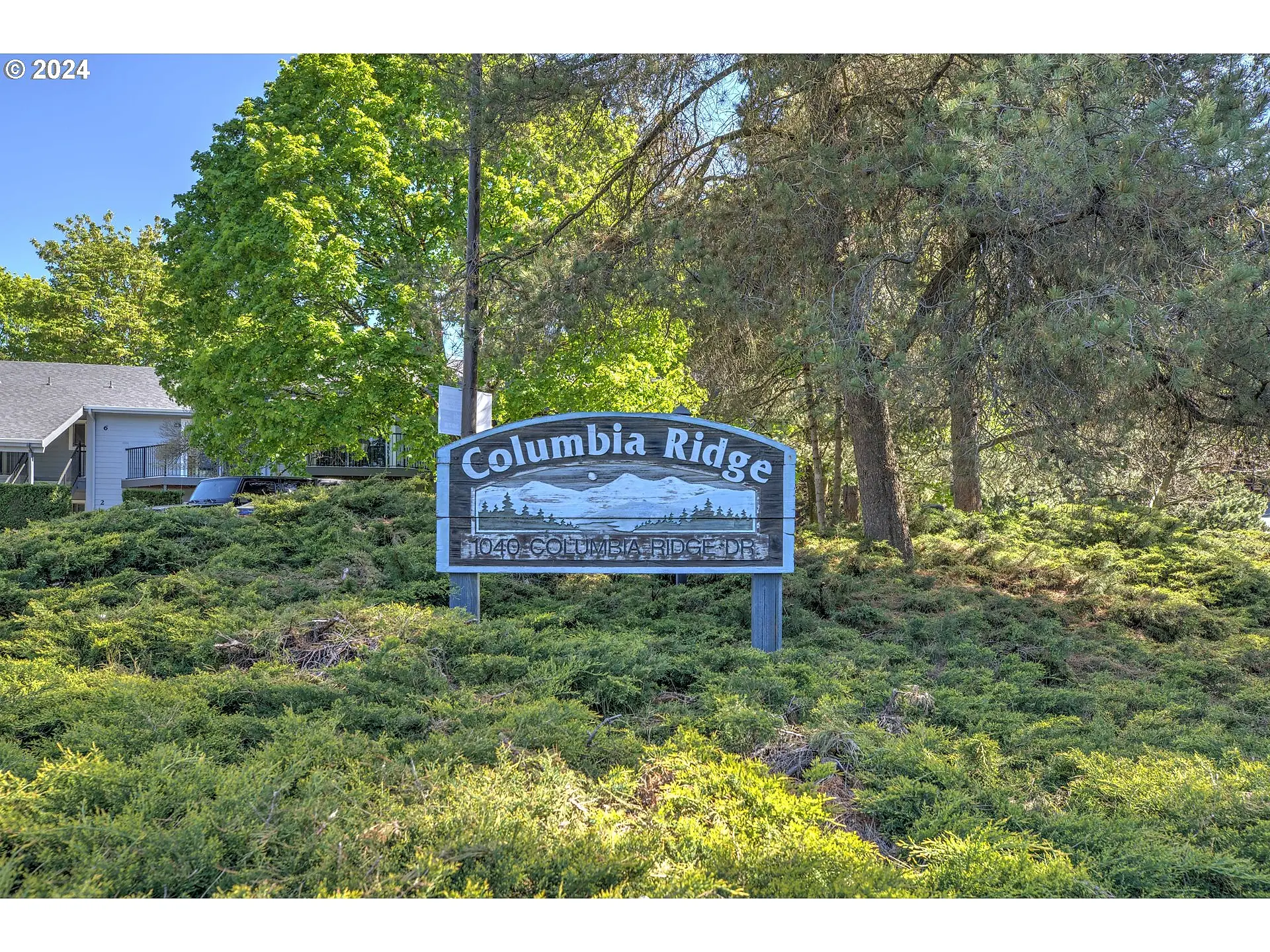 1040 Columbia Ridge Dr