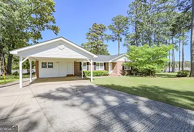 229 NE Lakeshore Circle Milledgeville GA 31061