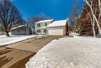 2443 Mailand Road Maplewood MN 55119