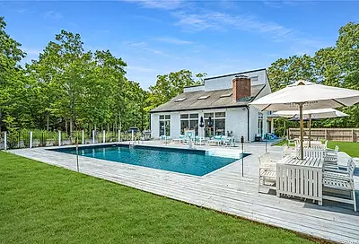 19 Indian Pipe Drive Quogue NY 11959