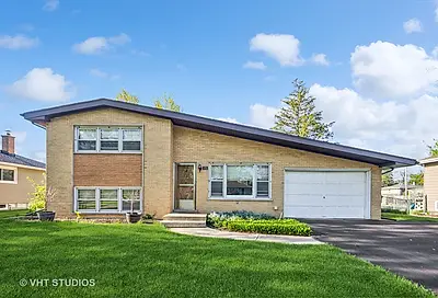 15 W 56th Street Westmont IL 60559