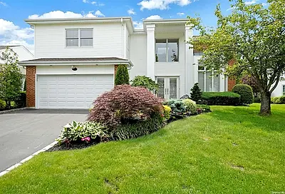 161 Country Club Drive Commack NY 11725