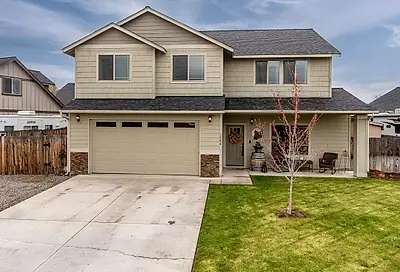 1566 NW 18th Street Redmond OR 97756
