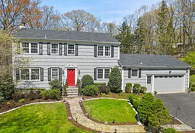 8 Evergreen Road New Canaan CT 06840