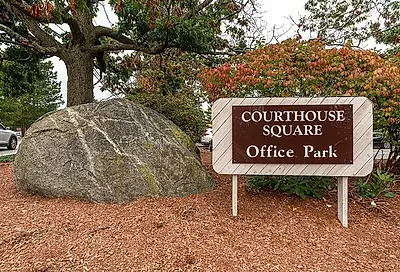 4 Courthouse Ln Chelmsford MA 01824