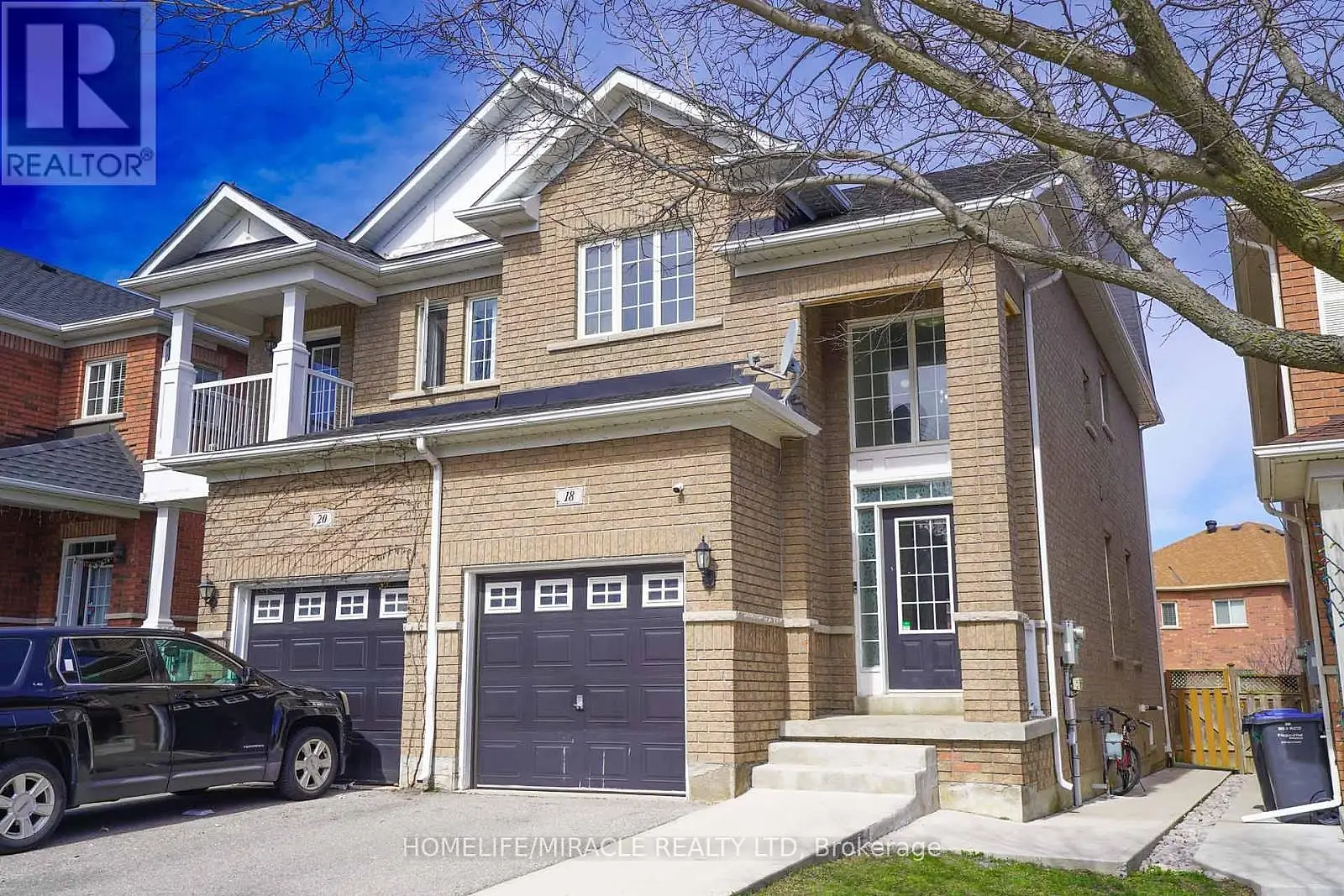 18 MARTREE CRES