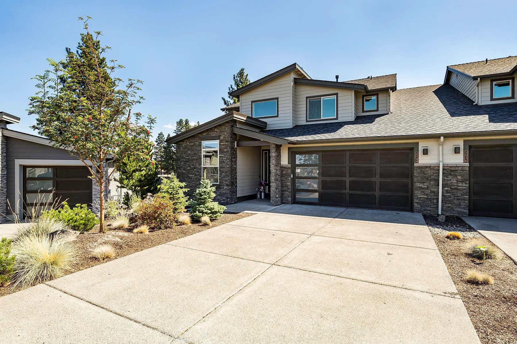 2544 NW Rippling River Court