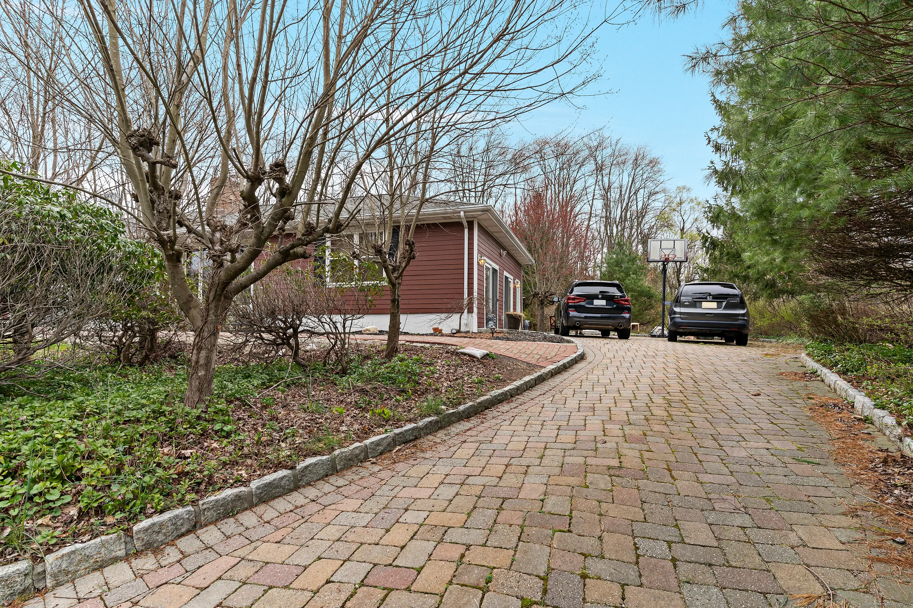 2 Fieldstone Drive