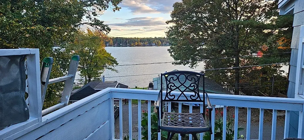 29 Lakeside Dr