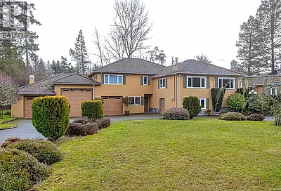 2345 Queenswood Dr Saanich BC V8N1X4