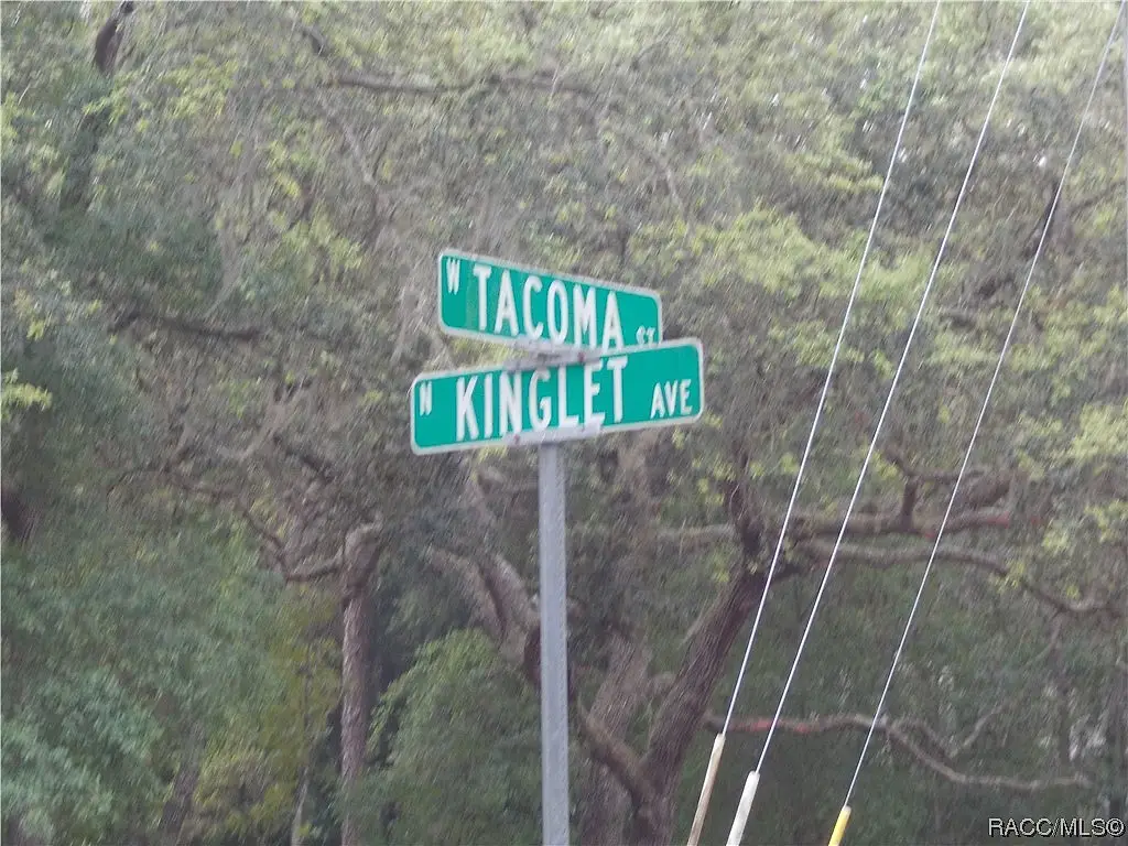 279 N Kinglet Avenue