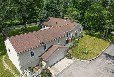2 Whiteweed Dr Dartmouth MA 02747