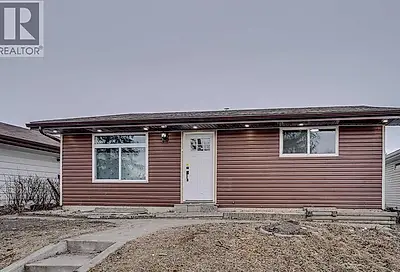 26 Dovercliffe Close SE Calgary AB T2B1W3