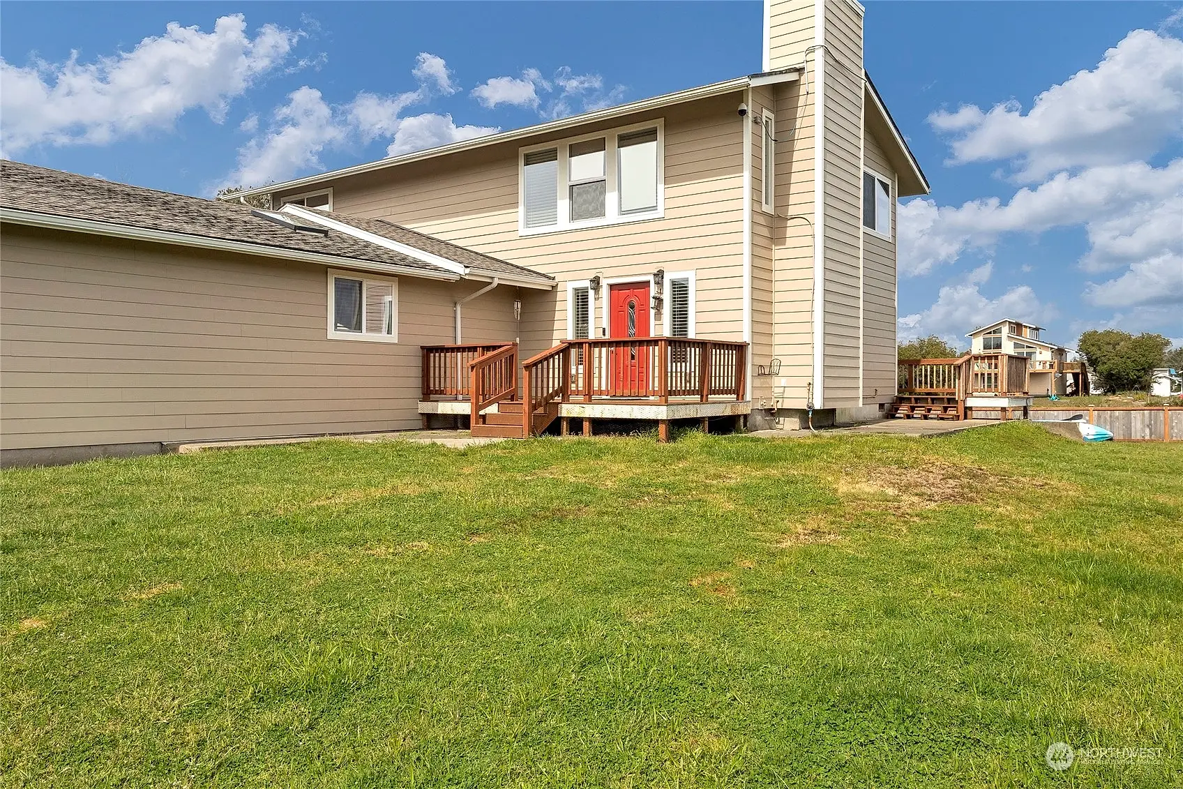 156 Sea Breeze Loop SE