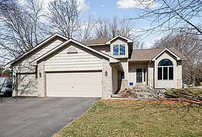 3990 Country Oaks Drive Chanhassen MN 55331