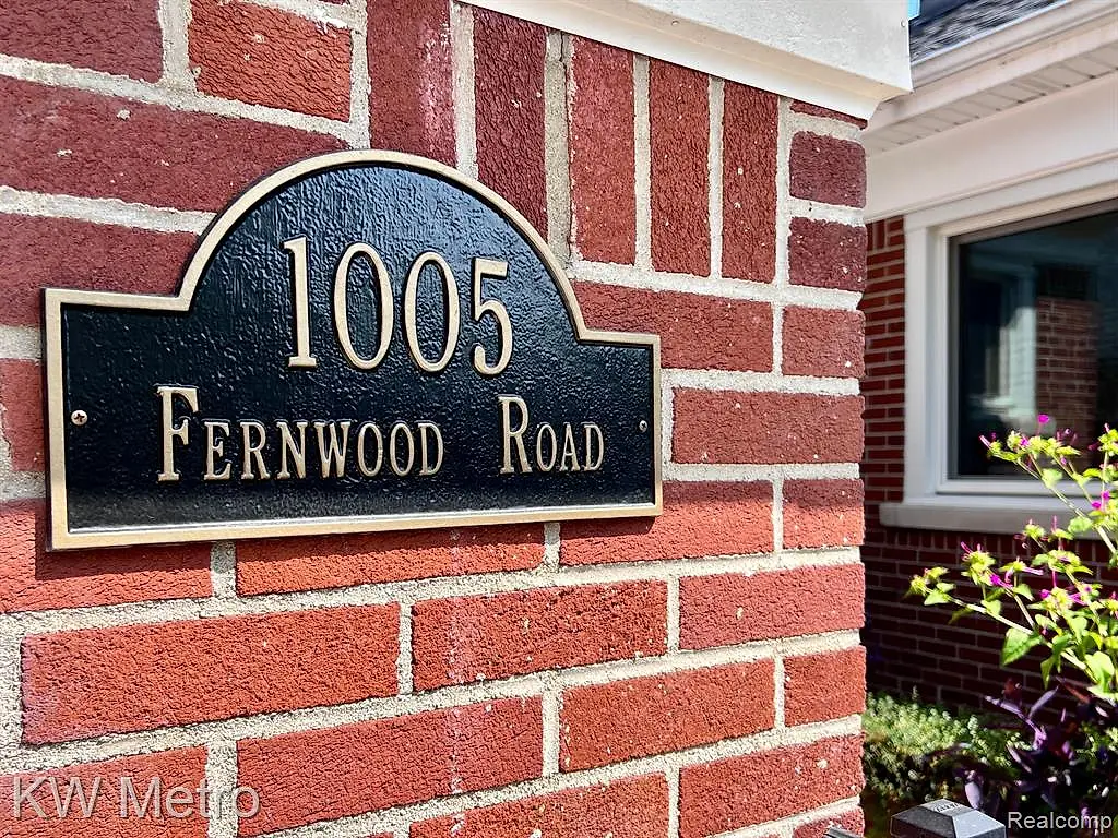 1005 Fernwood Road