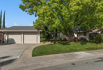 617 Riverlake Way Sacramento CA 95831