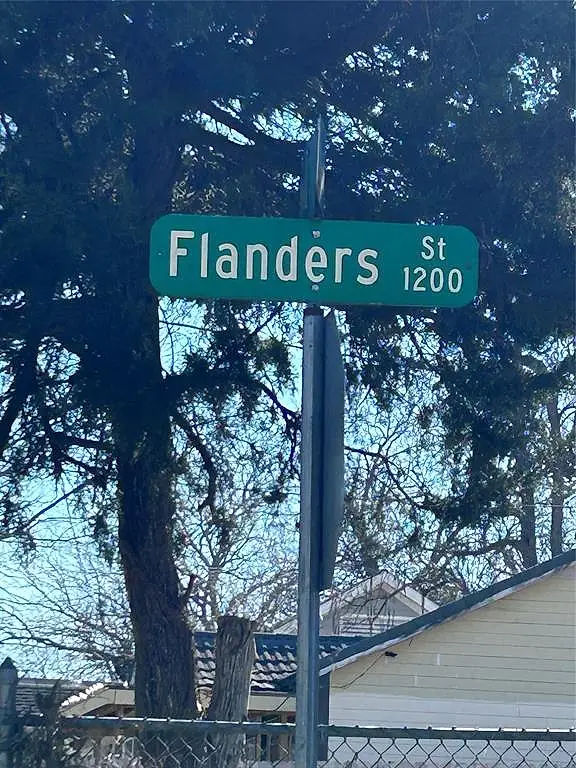 1701 Flanders Street