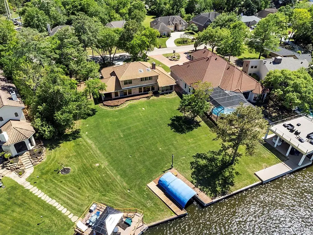 142 Lakeside Drive