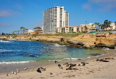 939 Coast  LB La Jolla CA 92037